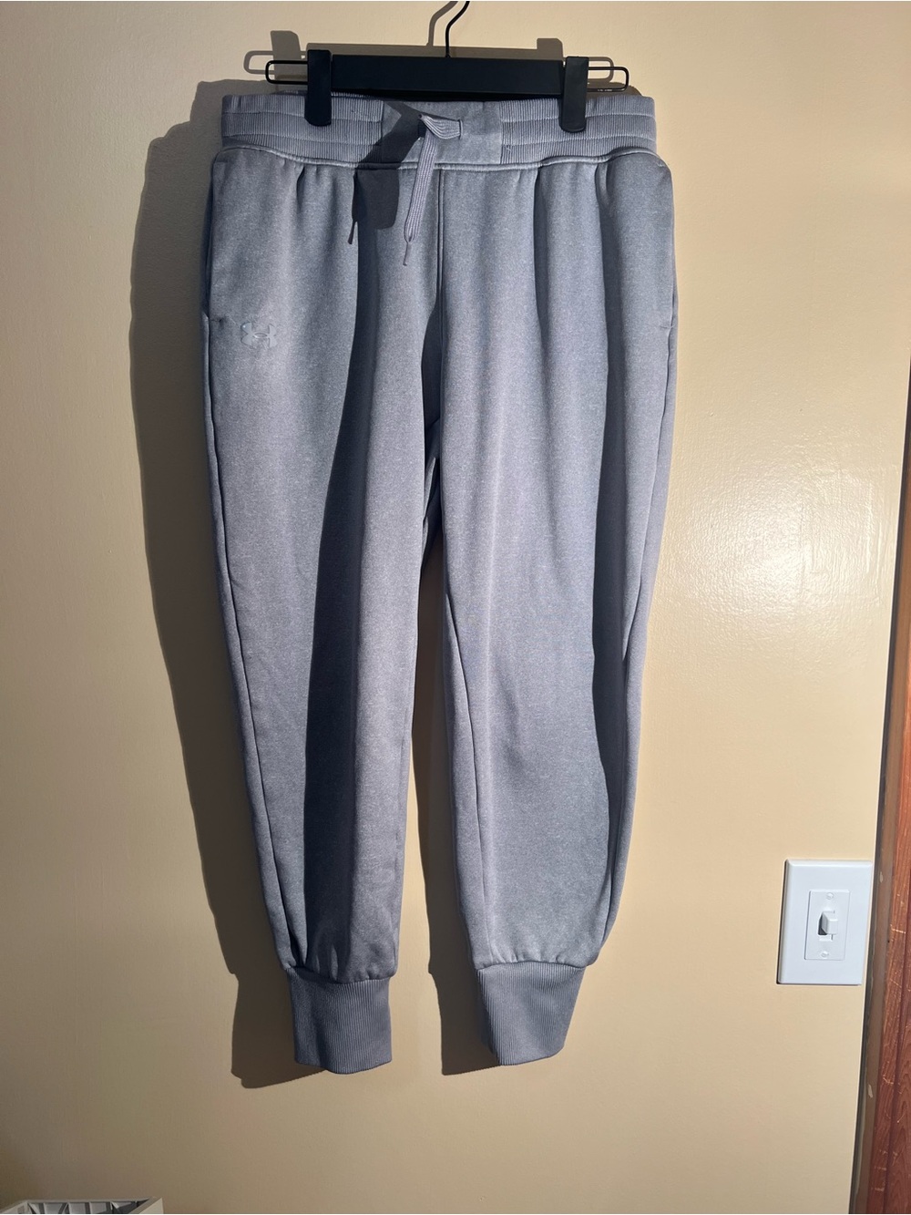 Men’s Under Armour Grey Jogger Sweatpants Size Small